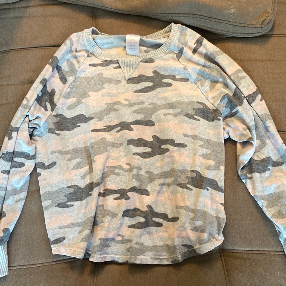 SECRET TRESURES multi-color long sleeve sweater